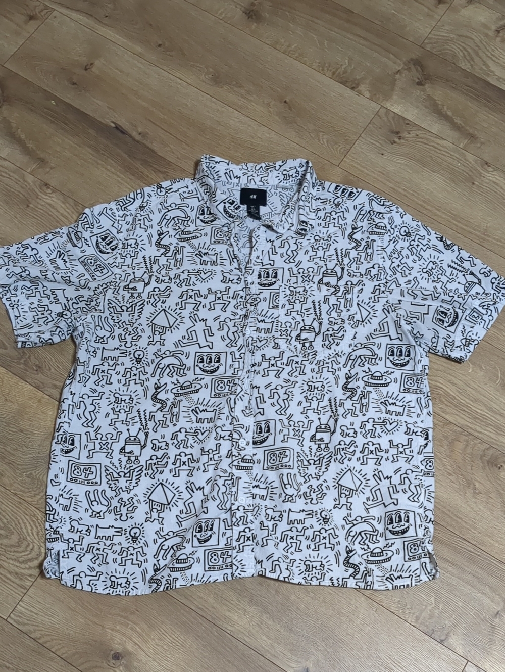 H&M Keith haring Black White Short Sleeve shirt Men's Size L